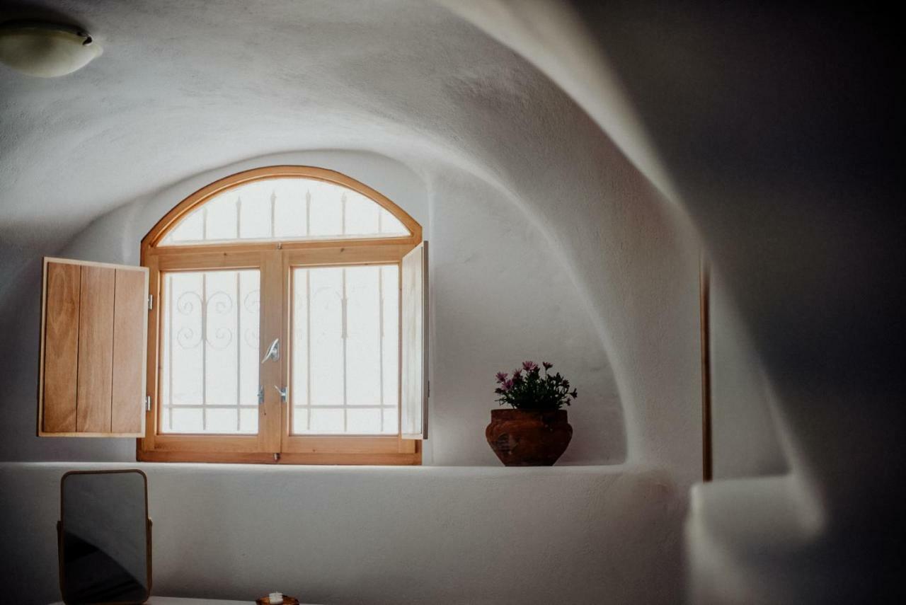 Pueblo Viejo Suites Kamari  Bagian luar foto